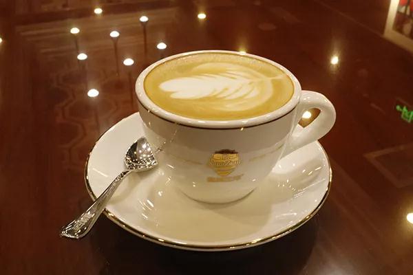 塞纳左岸咖啡加盟店入驻呼市，不断成长的品牌势能